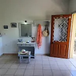 Апартаменты Aphrodite & With Pool Лакка