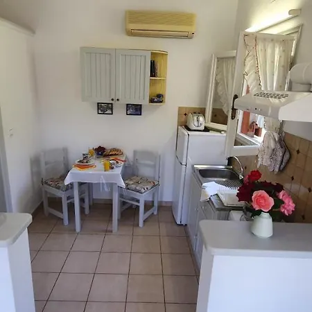 Aphrodite & With Pool Διαμέρισμα *