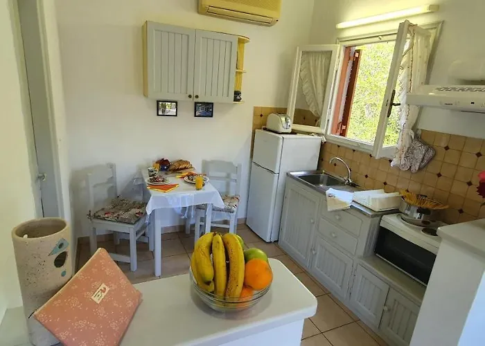 Apartamento Aphrodite & With Pool Lákka