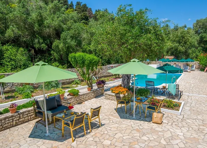 Apartamento Aphrodite & With Pool Lákka